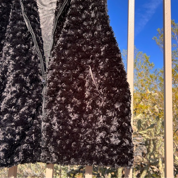 East 5th Women’s Zipper Vest Color Black L/XL Two Pockets - Picture 4 of 11